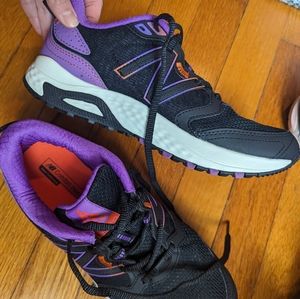 New Balance WT410 trail running shoes